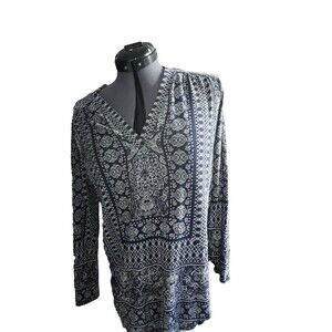 Lucky Brand Women's Medium navy blue and white boho paisley floral print. Size M